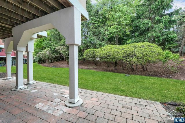 110 Winding Creek, Old Tappan, NJ 07675