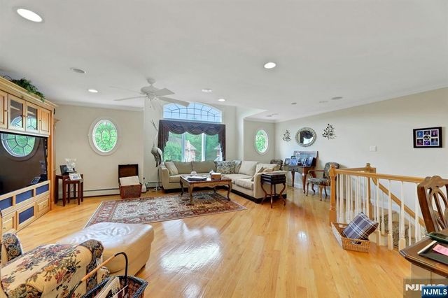 110 Winding Creek, Old Tappan, NJ 07675
