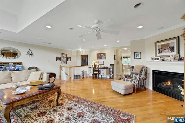 110 Winding Creek, Old Tappan, NJ 07675