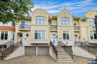 110 Winding Creek, Old Tappan, NJ 07675