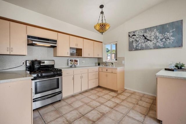 486 Hawthorne Avenue, San Bruno, CA 94066