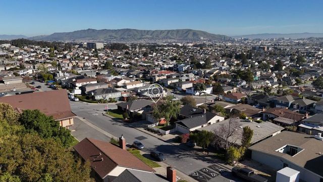 486 Hawthorne Avenue, San Bruno, CA 94066