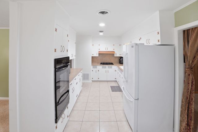 1129 Cloverdale Drive, Shreveport, LA 71118