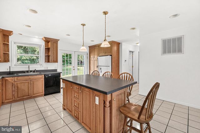 9209 OAK TREE CIR, Frederick, MD 21701