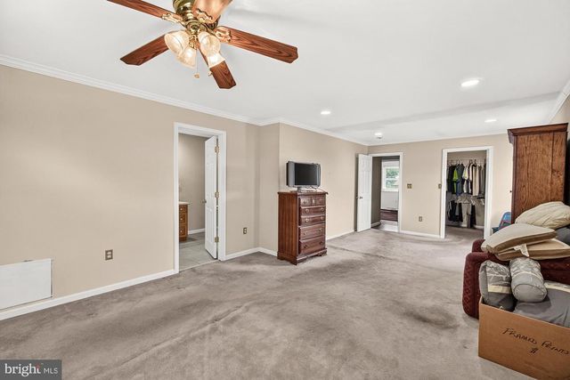 9209 OAK TREE CIR, Frederick, MD 21701