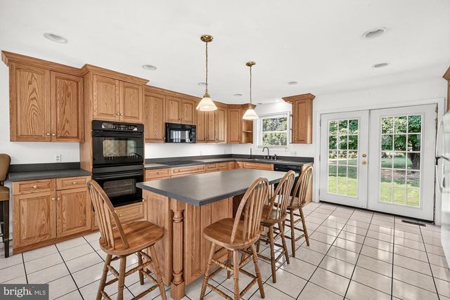 9209 OAK TREE CIR, Frederick, MD 21701
