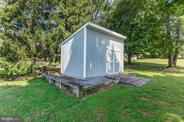 9209 OAK TREE CIR, Frederick, MD 21701
