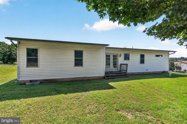9209 OAK TREE CIR, Frederick, MD 21701