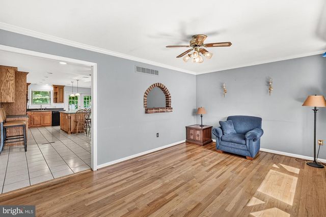 9209 OAK TREE CIR, Frederick, MD 21701