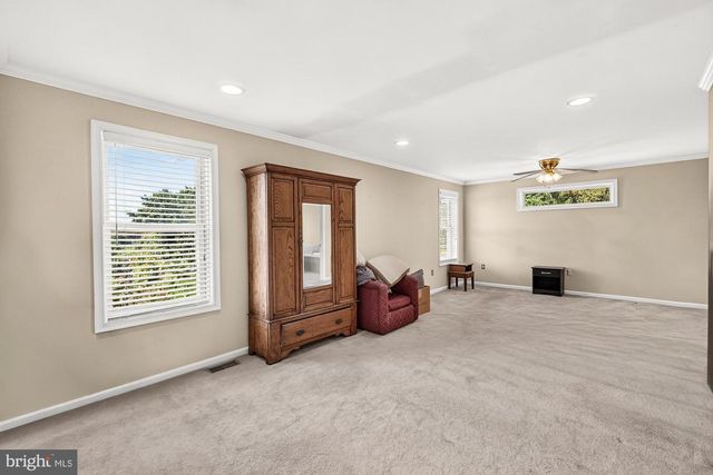 9209 OAK TREE CIR, Frederick, MD 21701