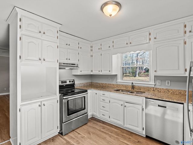 327 Pawnee Trail SE, Huntsville, AL 35803