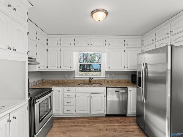 327 Pawnee Trail SE, Huntsville, AL 35803