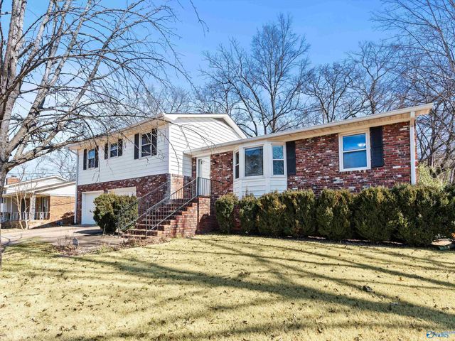 327 Pawnee Trail SE, Huntsville, AL 35803