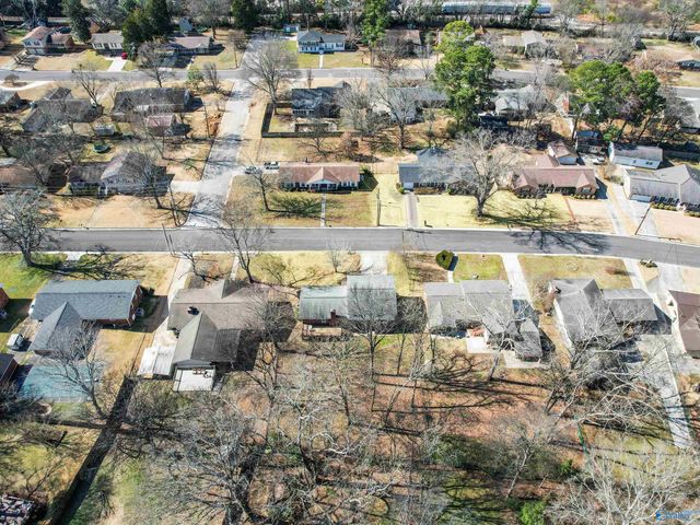 327 Pawnee Trail SE, Huntsville, AL 35803