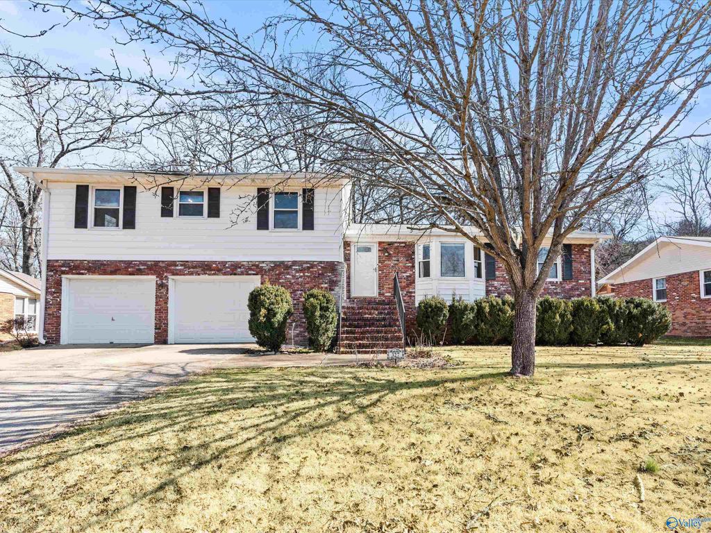 327 Pawnee Trail SE, Huntsville, AL 35803