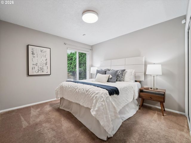 16733 Sw NAFUS Ln, Beaverton, OR 97007