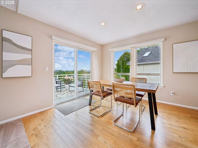 16733 Sw NAFUS Ln, Beaverton, OR 97007
