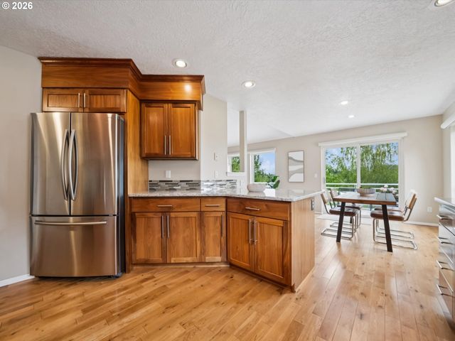 16733 Sw NAFUS Ln, Beaverton, OR 97007
