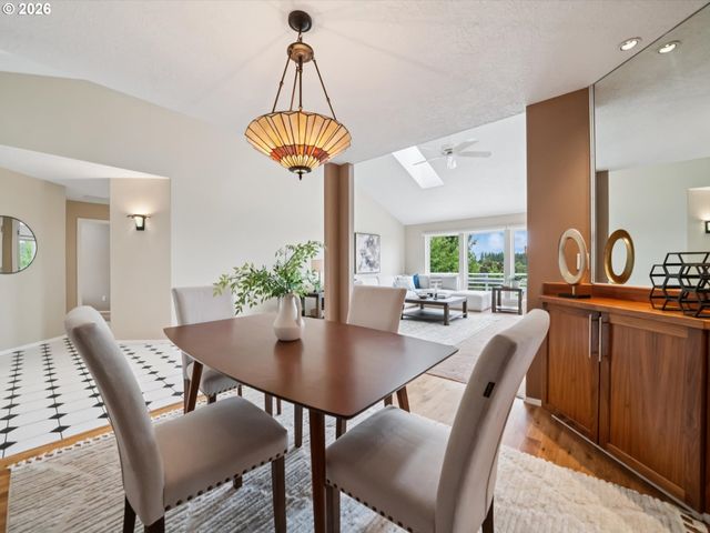 16733 Sw NAFUS Ln, Beaverton, OR 97007