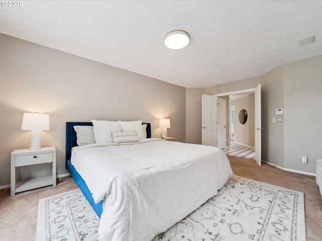 16733 Sw NAFUS Ln, Beaverton, OR 97007