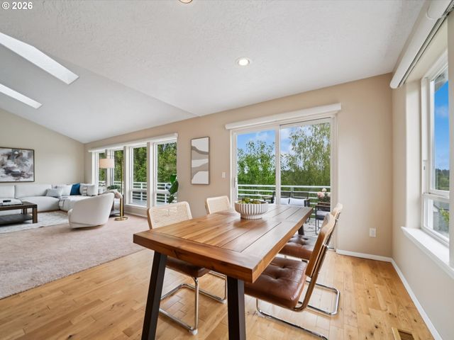 16733 Sw NAFUS Ln, Beaverton, OR 97007