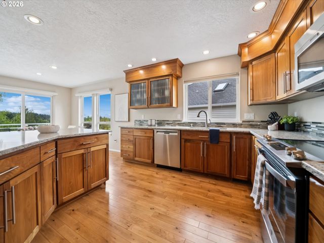 16733 Sw NAFUS Ln, Beaverton, OR 97007