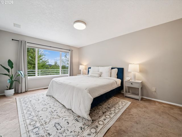 16733 Sw NAFUS Ln, Beaverton, OR 97007