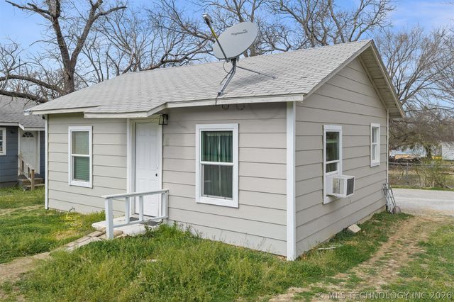 598 2nd Street, Healdton, OK 73438
