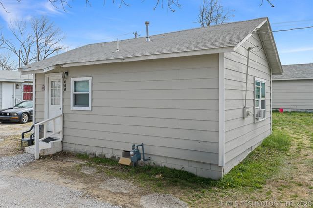 598 2nd Street, Healdton, OK 73438