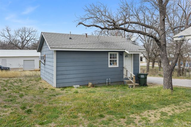 598 2nd Street, Healdton, OK 73438