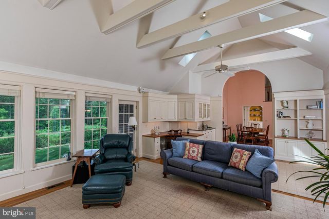 48 GLEN DR, Princeton, NJ 08540