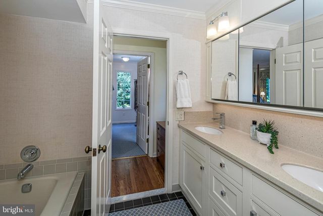 48 GLEN DR, Princeton, NJ 08540
