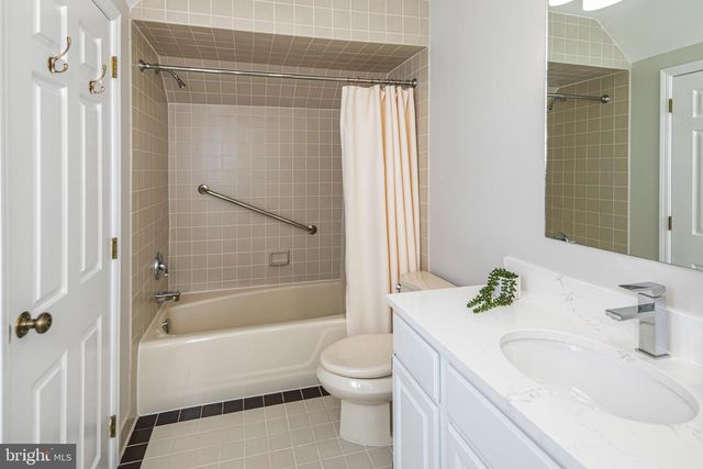 48 GLEN DR, Princeton, NJ 08540