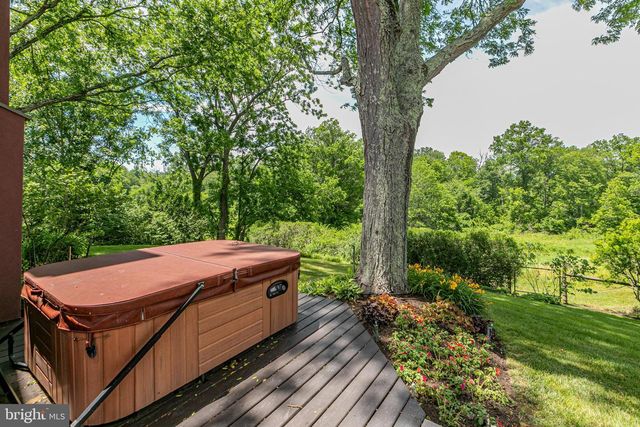 48 GLEN DR, Princeton, NJ 08540