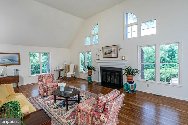48 GLEN DR, Princeton, NJ 08540
