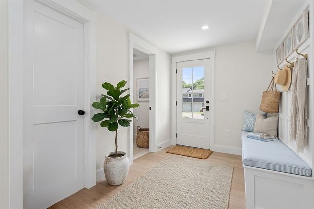 15 Pioneer Rd, Hingham, MA 02043