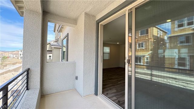 1429 Whistling Kite Street, Las Vegas, NV 89144