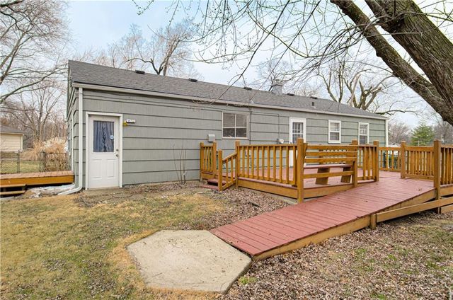 8413 Kentucky Avenue, Raytown, MO 64138