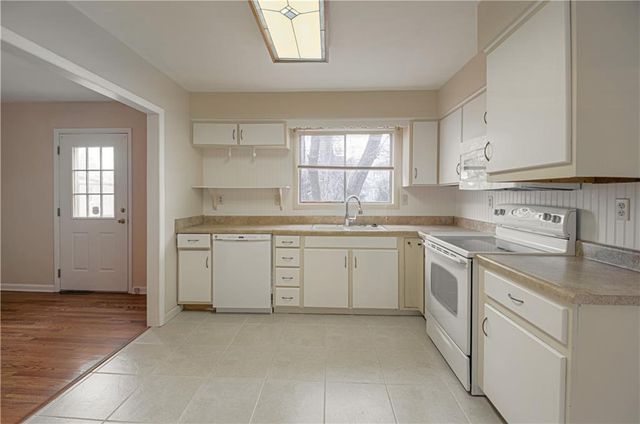 8413 Kentucky Avenue, Raytown, MO 64138