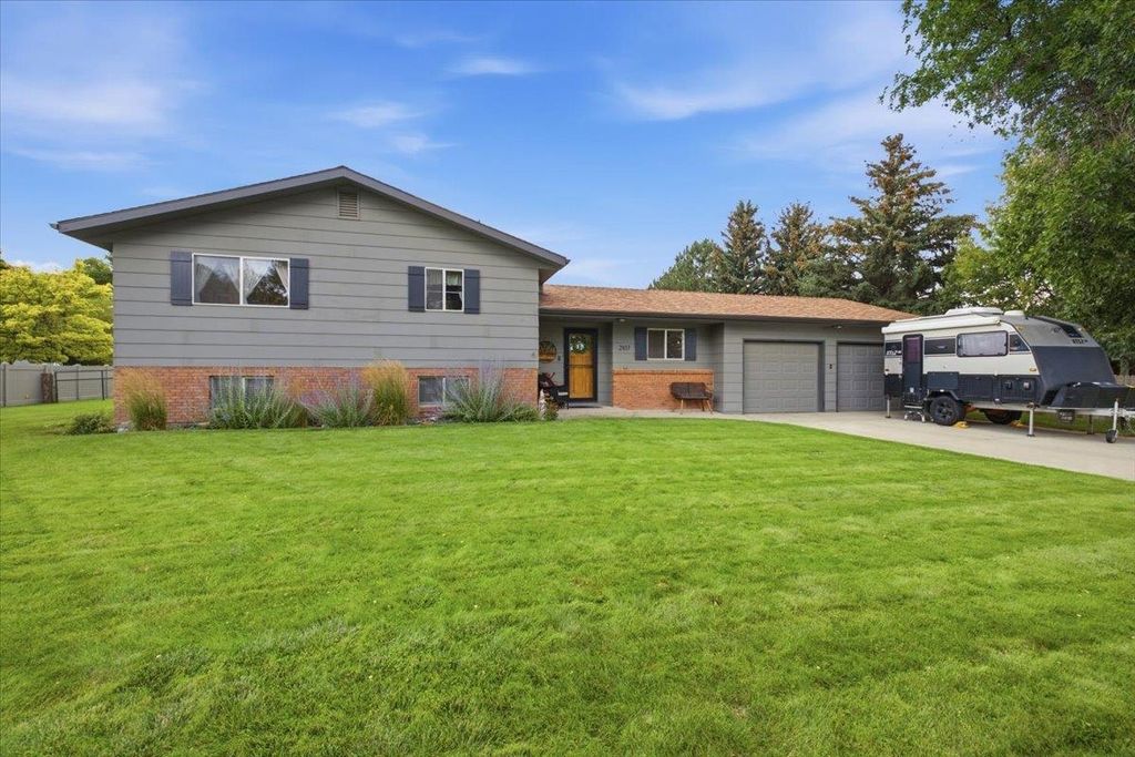 2107 8th St, Cody, WY 82414 photo 1