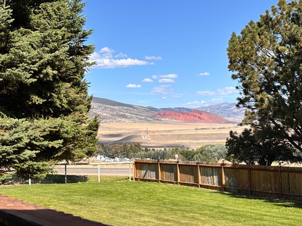 2107 8th St, Cody, WY 82414 photo 3