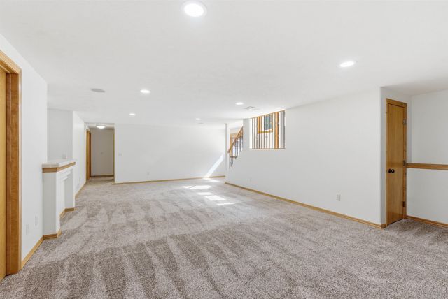534 N Stonetree, Andover, KS 67002