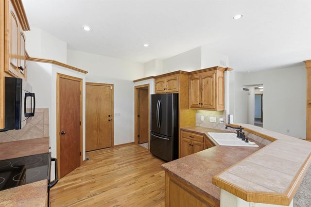 534 N Stonetree, Andover, KS 67002