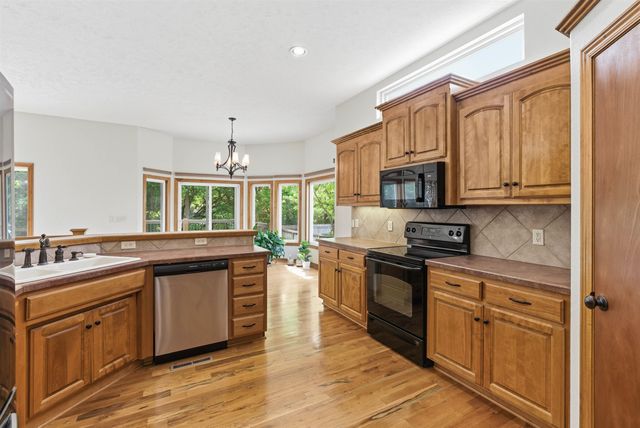 534 N Stonetree, Andover, KS 67002