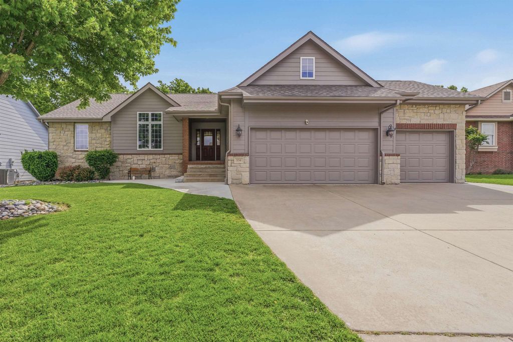 534 N Stonetree, Andover, KS 67002