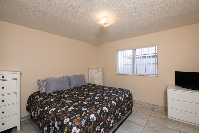 4025 Nugget Dr, Modesto, CA 95355