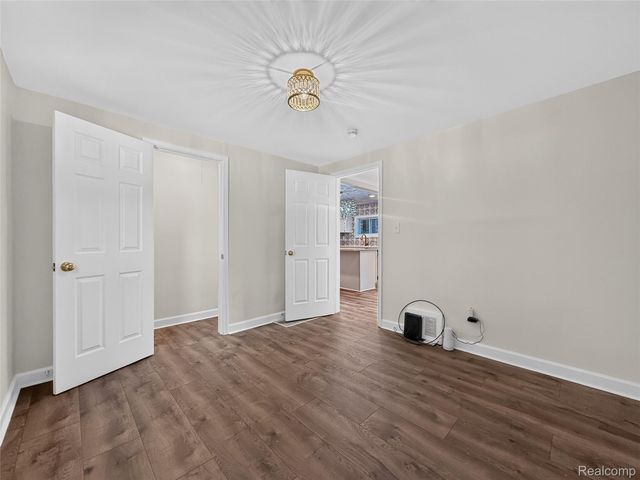 8512 Fisher Avenue, Warren, MI 48089