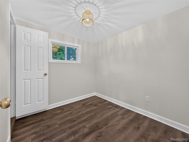 8512 Fisher Avenue, Warren, MI 48089