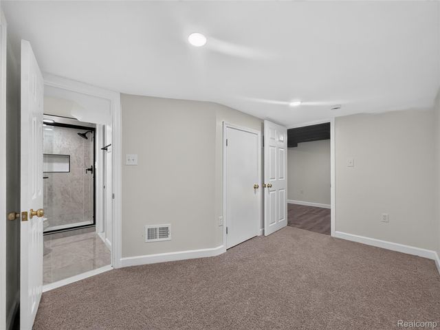 8512 Fisher Avenue, Warren, MI 48089