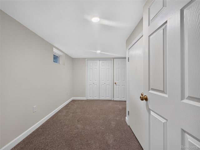 8512 Fisher Avenue, Warren, MI 48089